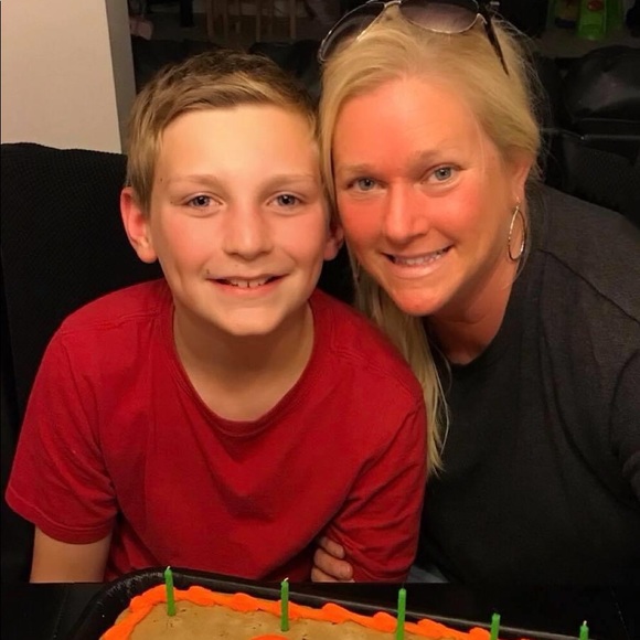 Meet your Posher, Jennifer - Picture 1 of 3